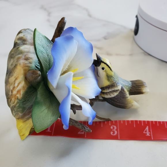 Sadek Bird on Flower Figurine - Picture 4 of 15